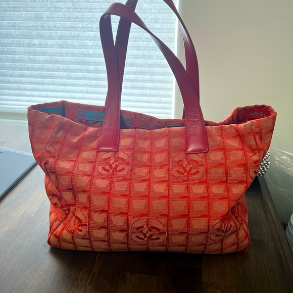❤️Chanel Red Travel Ligne Nylon Tote (unique color) - Picture 15 of 15